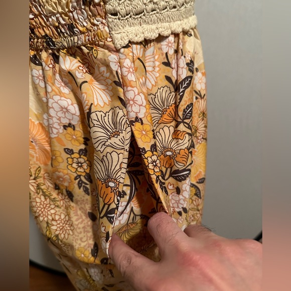 NEW NWT B.O.G. Collective Yellow Floral Romper Size Small With Crochet Top - Picture 2 of 7